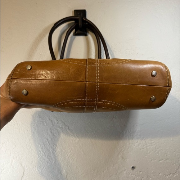 Coach SoHo flap satchel Camel leather shoulder bag - Picture 4 of 12